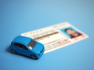 車の運転免許の更新の年