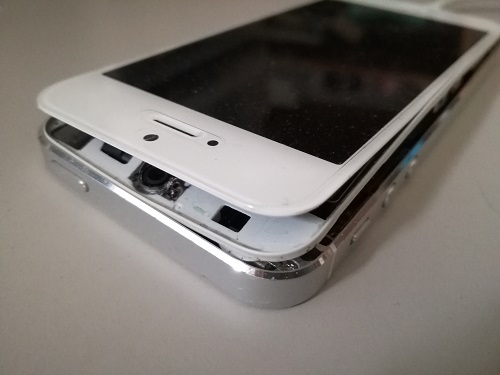 iPhone5、バッテリー膨張で壊れそう(T_T)